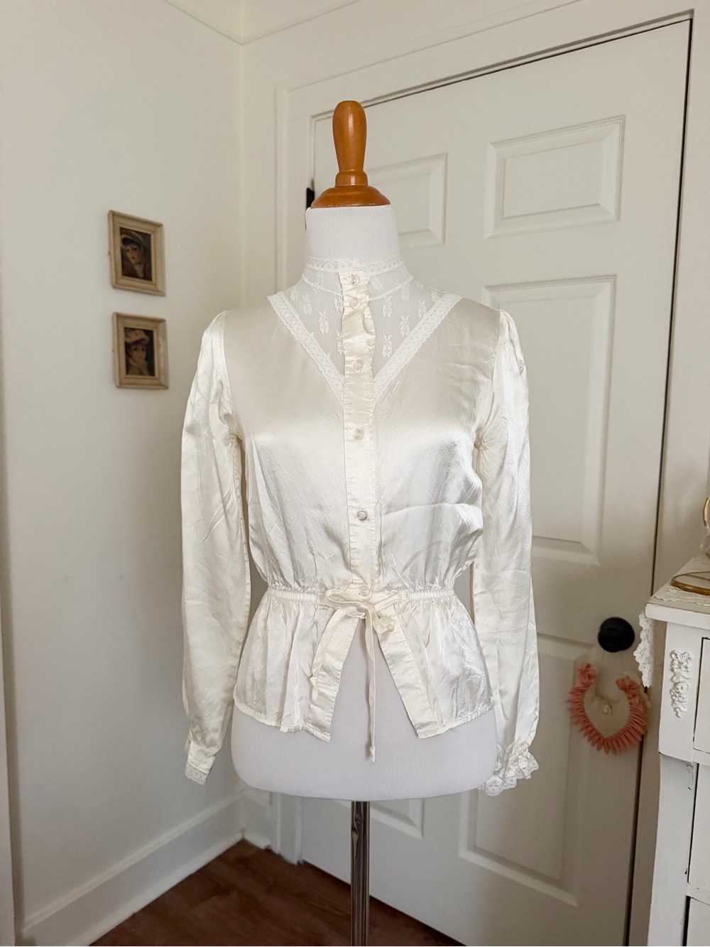 Vintage 1970s Gunne Sax Inspired Satin Lace Trim Button Up Prairie Blouse